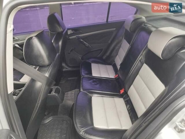 Серый Шкода Октавия, объемом двигателя 1.6 л и пробегом 250 тыс. км за 4600 $, фото 10 на Automoto.ua