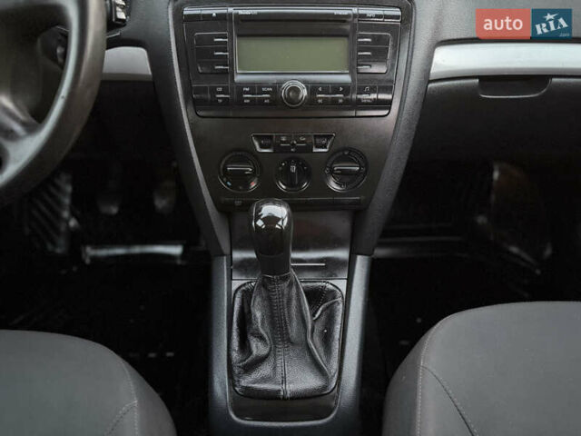 Серый Шкода Октавия, объемом двигателя 1.6 л и пробегом 250 тыс. км за 4300 $, фото 49 на Automoto.ua