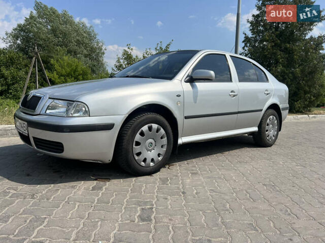 Серый Шкода Октавия, объемом двигателя 1.6 л и пробегом 275 тыс. км за 3600 $, фото 1 на Automoto.ua