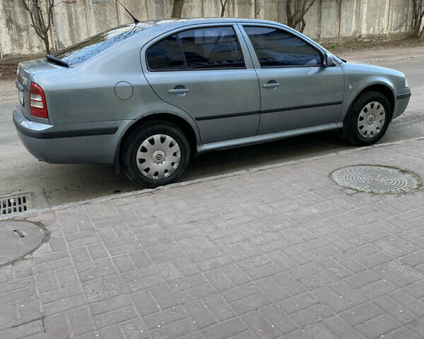 Серый Шкода Октавия, объемом двигателя 1.6 л и пробегом 257 тыс. км за 4500 $, фото 3 на Automoto.ua
