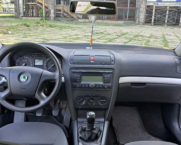 Серый Шкода Октавия, объемом двигателя 1.6 л и пробегом 178 тыс. км за 6150 $, фото 11 на Automoto.ua