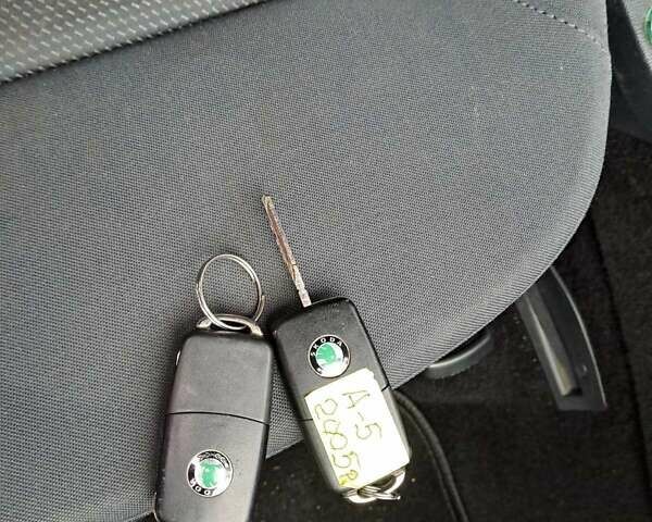 Сірий Шкода Октавія, об'ємом двигуна 1.6 л та пробігом 196 тис. км за 5800 $, фото 11 на Automoto.ua