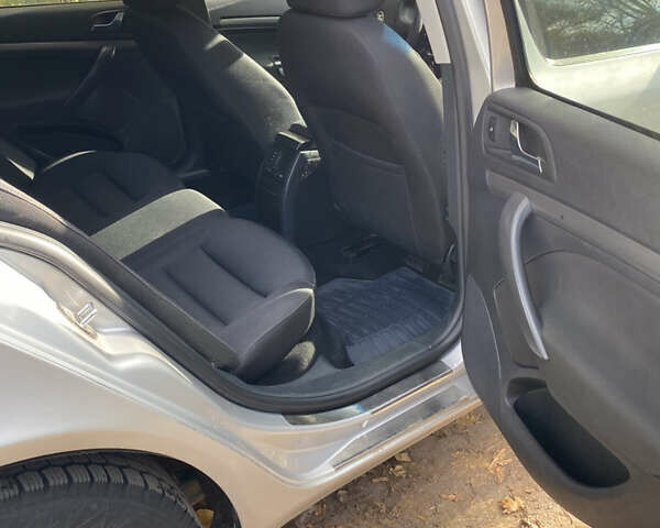 Серый Шкода Октавия, объемом двигателя 2 л и пробегом 220 тыс. км за 6200 $, фото 3 на Automoto.ua