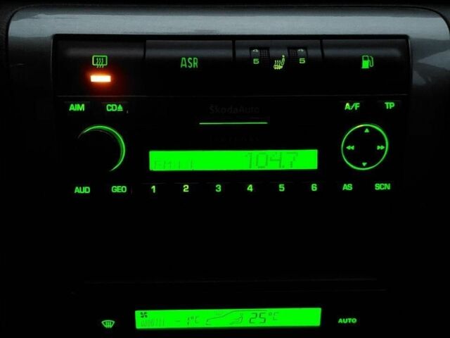 Серый Шкода Октавия, объемом двигателя 1.6 л и пробегом 329 тыс. км за 5000 $, фото 11 на Automoto.ua