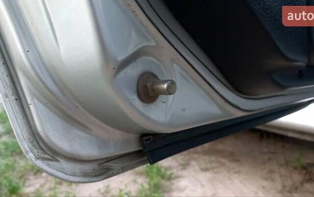 Серый Шкода Октавия, объемом двигателя 1.6 л и пробегом 255 тыс. км за 4200 $, фото 40 на Automoto.ua