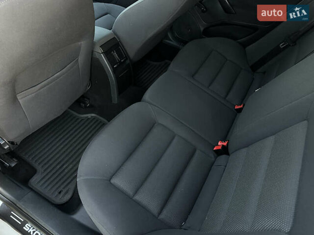 Сірий Шкода Октавія, об'ємом двигуна 1.6 л та пробігом 281 тис. км за 5500 $, фото 6 на Automoto.ua