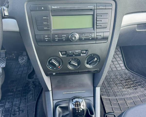 Серый Шкода Октавия, объемом двигателя 1.6 л и пробегом 221 тыс. км за 6100 $, фото 22 на Automoto.ua