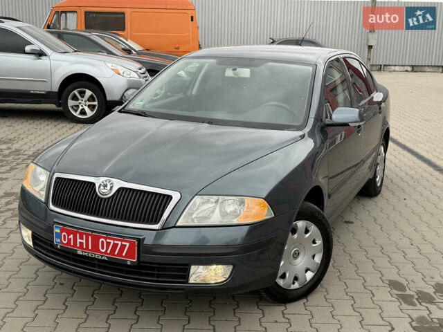 Серый Шкода Октавия, объемом двигателя 1.6 л и пробегом 220 тыс. км за 6350 $, фото 4 на Automoto.ua