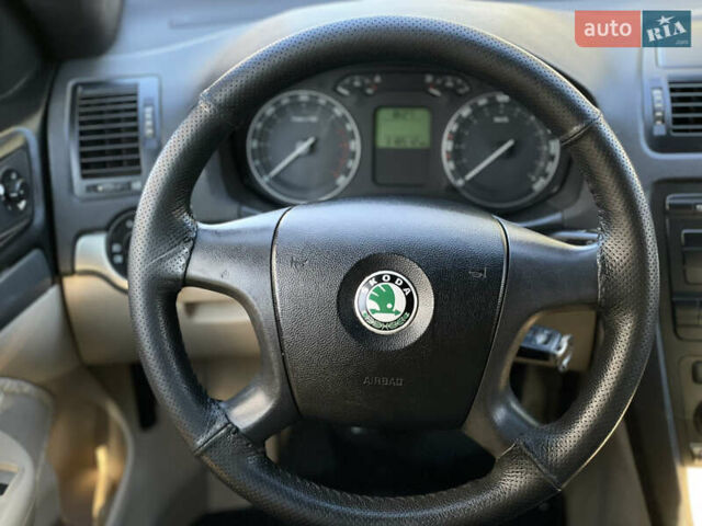 Шкода Октавия 2005 в Кременце на Automoto.ua Серый Шкода Октавия, объемом двигателя 1.9 л и пробегом 315 тыс. км за 4799 $, фото 10 на Automoto.ua