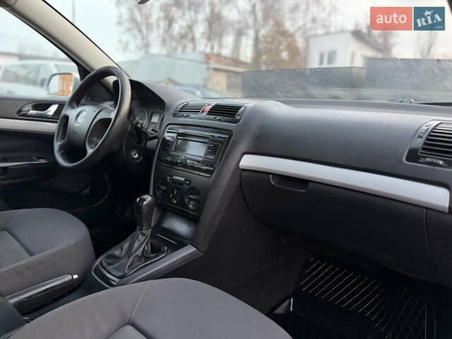 Сірий Шкода Октавія, об'ємом двигуна 1.6 л та пробігом 250 тис. км за 3850 $, фото 59 на Automoto.ua