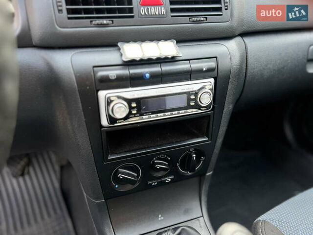 Серый Шкода Октавия, объемом двигателя 1.6 л и пробегом 255 тыс. км за 5999 $, фото 11 на Automoto.ua