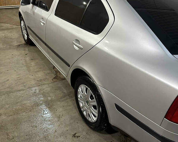 Серый Шкода Октавия, объемом двигателя 1.6 л и пробегом 229 тыс. км за 6300 $, фото 3 на Automoto.ua