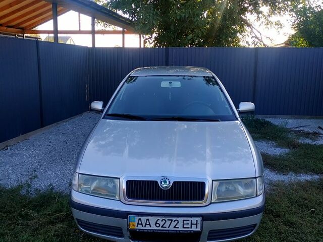 Сірий Шкода Октавія, об'ємом двигуна 1.6 л та пробігом 300 тис. км за 4000 $, фото 1 на Automoto.ua