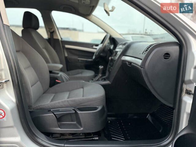 Серый Шкода Октавия, объемом двигателя 1.6 л и пробегом 250 тыс. км за 4300 $, фото 56 на Automoto.ua