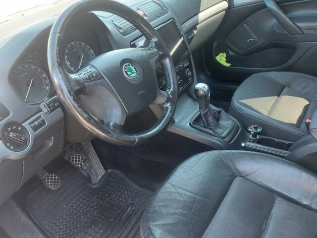 Сірий Шкода Октавія, об'ємом двигуна 2 л та пробігом 305 тис. км за 6300 $, фото 5 на Automoto.ua