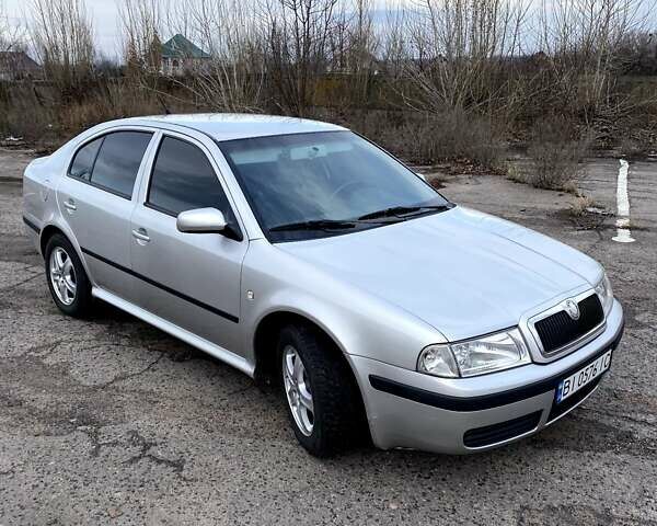 Серый Шкода Октавия, объемом двигателя 1.6 л и пробегом 304 тыс. км за 5000 $, фото 1 на Automoto.ua