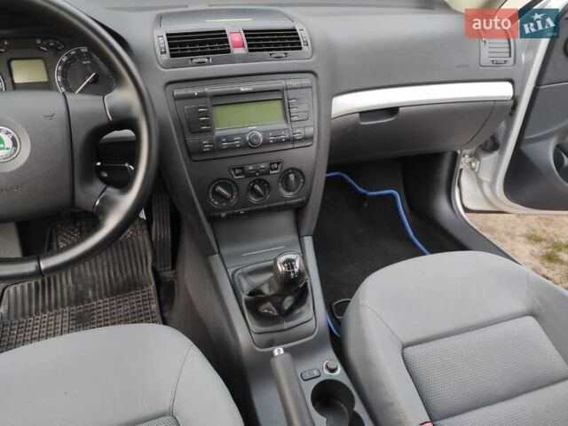 Серый Шкода Октавия, объемом двигателя 1.6 л и пробегом 180 тыс. км за 5190 $, фото 10 на Automoto.ua