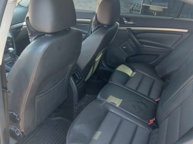 Сірий Шкода Октавія, об'ємом двигуна 2 л та пробігом 305 тис. км за 6300 $, фото 7 на Automoto.ua