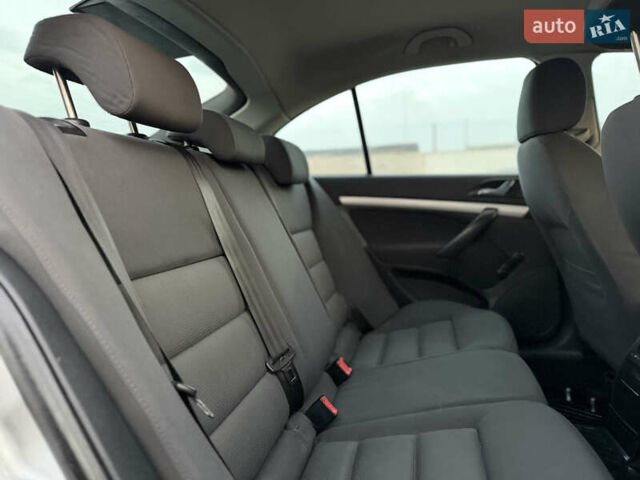 Сірий Шкода Октавія, об'ємом двигуна 1.6 л та пробігом 250 тис. км за 3850 $, фото 64 на Automoto.ua