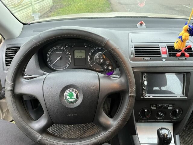 Сірий Шкода Октавія, об'ємом двигуна 1.6 л та пробігом 260 тис. км за 3999 $, фото 7 на Automoto.ua