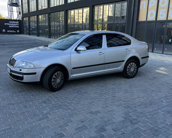 Серый Шкода Октавия, объемом двигателя 1.6 л и пробегом 200 тыс. км за 4650 $, фото 6 на Automoto.ua