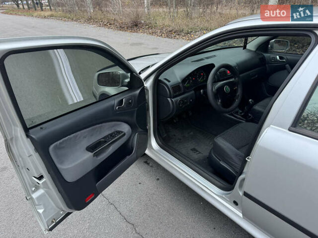 Серый Шкода Октавия, объемом двигателя 1.6 л и пробегом 267 тыс. км за 4700 $, фото 4 на Automoto.ua