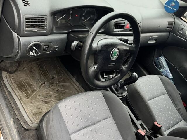 Серый Шкода Октавия, объемом двигателя 1.6 л и пробегом 247 тыс. км за 3400 $, фото 5 на Automoto.ua