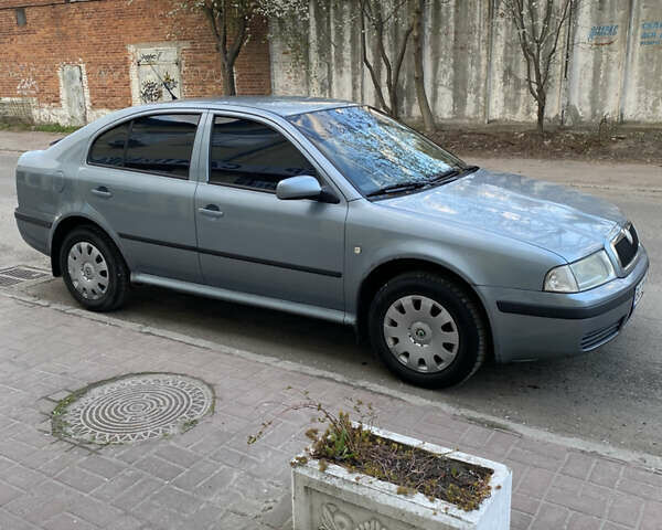 Серый Шкода Октавия, объемом двигателя 1.6 л и пробегом 257 тыс. км за 4500 $, фото 2 на Automoto.ua