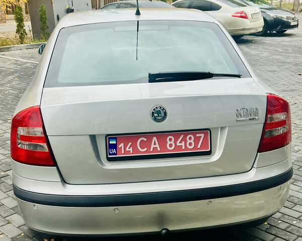 Шкода Октавия 2005 в Полтаве на Automoto.ua Серый Шкода Октавия, объемом двигателя 1.6 л и пробегом 176 тыс. км за 6500 $, фото 8 на Automoto.ua