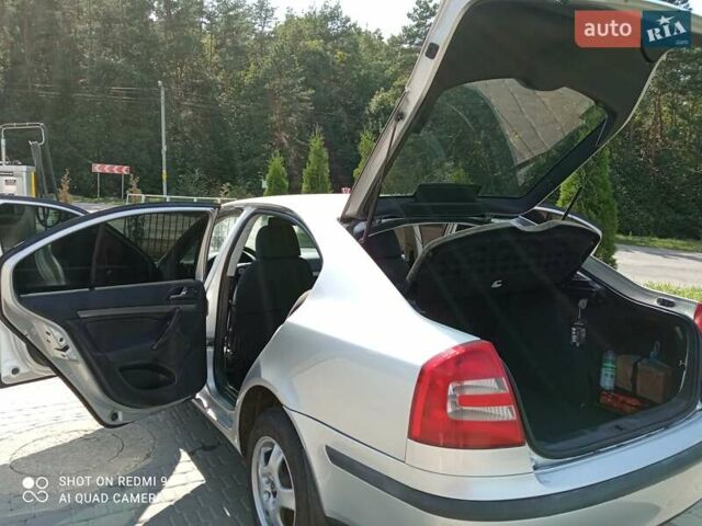 Серый Шкода Октавия, объемом двигателя 1.6 л и пробегом 252 тыс. км за 5800 $, фото 8 на Automoto.ua