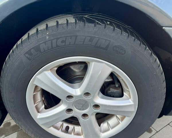 Серый Шкода Октавия, объемом двигателя 1.6 л и пробегом 221 тыс. км за 6100 $, фото 3 на Automoto.ua