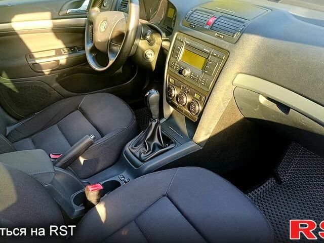 Шкода Октавия 2005 в Каменское - Днепродзержинск на Automoto.ua Серый Шкода Октавия, объемом двигателя 1.6 л и пробегом 255 тыс. км за 5900 $, фото 7 на Automoto.ua