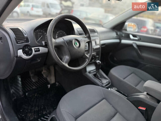 Серый Шкода Октавия, объемом двигателя 1.6 л и пробегом 250 тыс. км за 4300 $, фото 52 на Automoto.ua