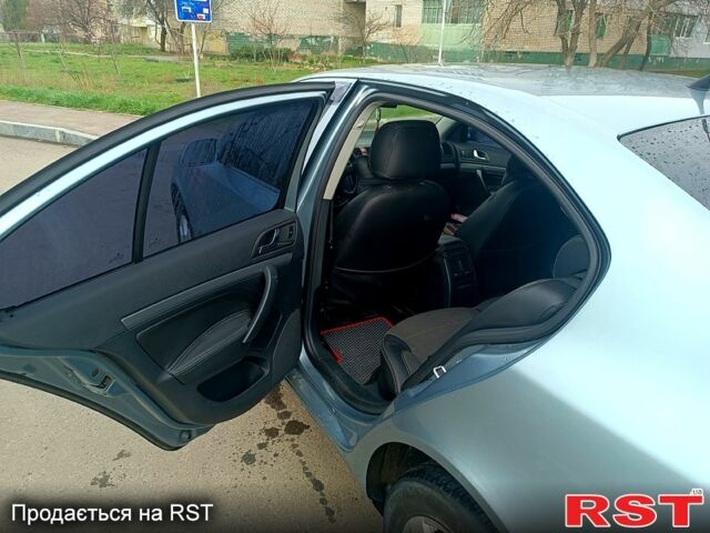 Серый Шкода Октавия, объемом двигателя 1.6 л и пробегом 230 тыс. км за 6800 $, фото 1 на Automoto.ua