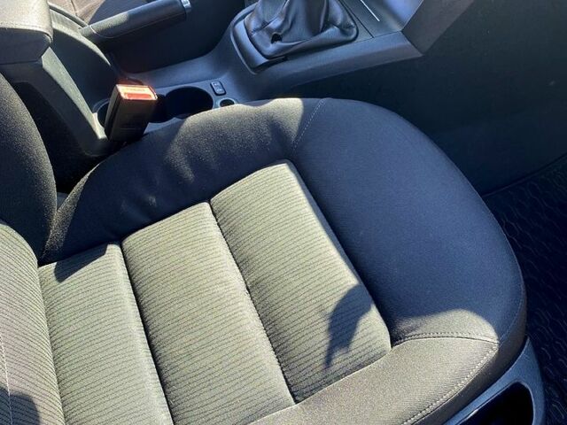 Серый Шкода Октавия, объемом двигателя 1.6 л и пробегом 311 тыс. км за 5500 $, фото 2 на Automoto.ua