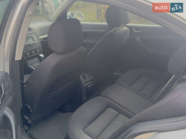 Серый Шкода Октавия, объемом двигателя 1.6 л и пробегом 260 тыс. км за 4950 $, фото 5 на Automoto.ua