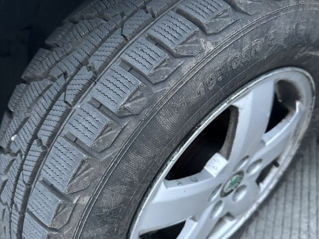 Сірий Шкода Октавія, об'ємом двигуна 1.9 л та пробігом 324 тис. км за 3600 $, фото 10 на Automoto.ua