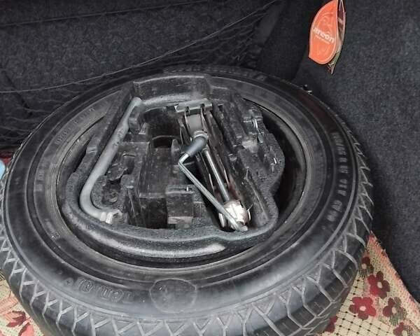 Сірий Шкода Октавія, об'ємом двигуна 1.6 л та пробігом 276 тис. км за 5100 $, фото 21 на Automoto.ua