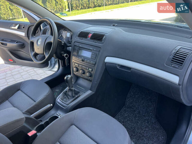 Серый Шкода Октавия, объемом двигателя 1.6 л и пробегом 264 тыс. км за 6100 $, фото 56 на Automoto.ua