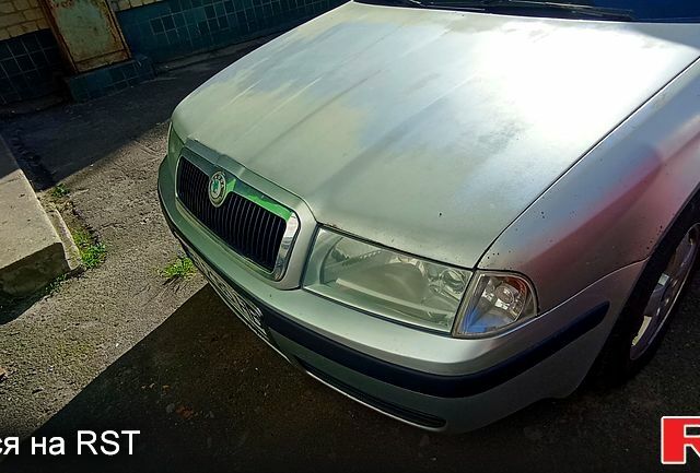 Сірий Шкода Октавія, об'ємом двигуна 1.8 л та пробігом 300 тис. км за 3400 $, фото 1 на Automoto.ua