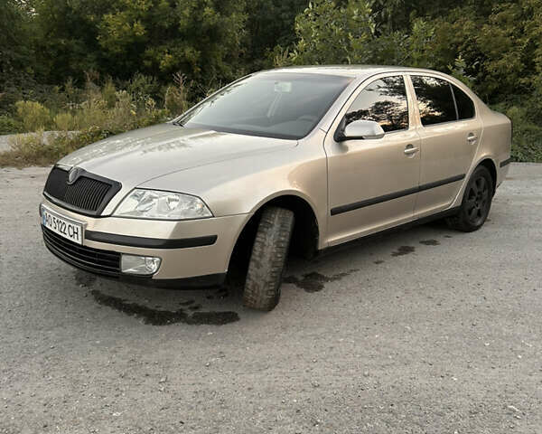 Серый Шкода Октавия, объемом двигателя 1.6 л и пробегом 290 тыс. км за 5000 $, фото 6 на Automoto.ua