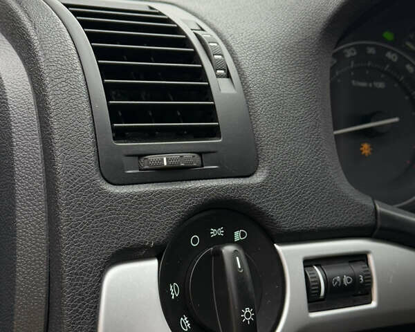 Серый Шкода Октавия, объемом двигателя 1.6 л и пробегом 220 тыс. км за 6350 $, фото 30 на Automoto.ua