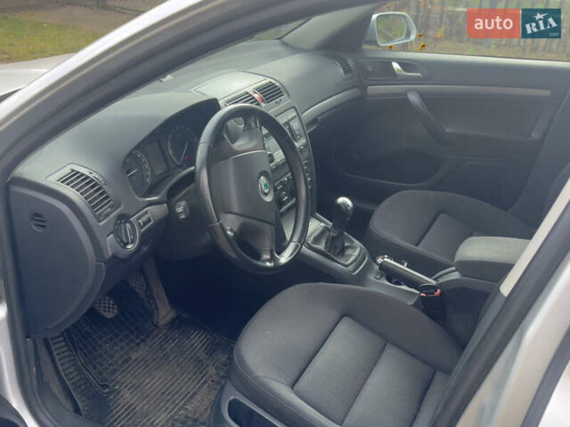 Серый Шкода Октавия, объемом двигателя 1.6 л и пробегом 260 тыс. км за 4950 $, фото 4 на Automoto.ua