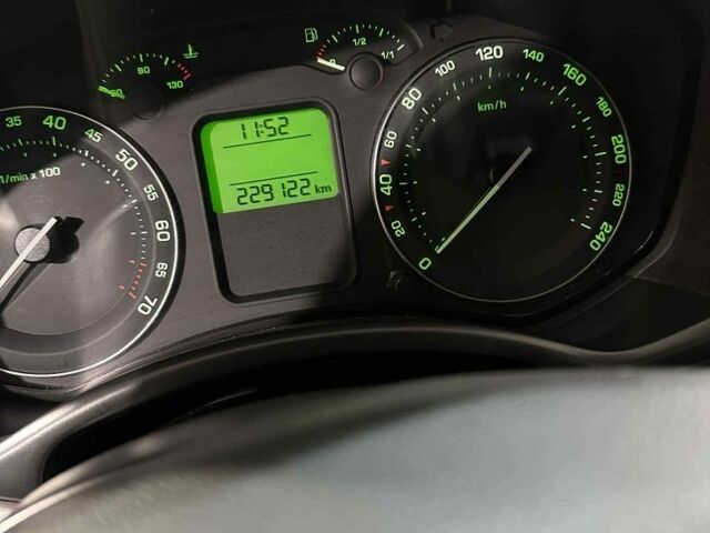 Сірий Шкода Октавія, об'ємом двигуна 0 л та пробігом 290 тис. км за 6000 $, фото 8 на Automoto.ua