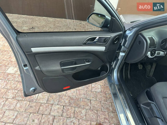 Серый Шкода Октавия, объемом двигателя 1.6 л и пробегом 239 тыс. км за 5800 $, фото 12 на Automoto.ua