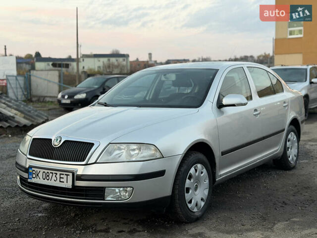 Серый Шкода Октавия, объемом двигателя 1.6 л и пробегом 250 тыс. км за 4300 $, фото 4 на Automoto.ua