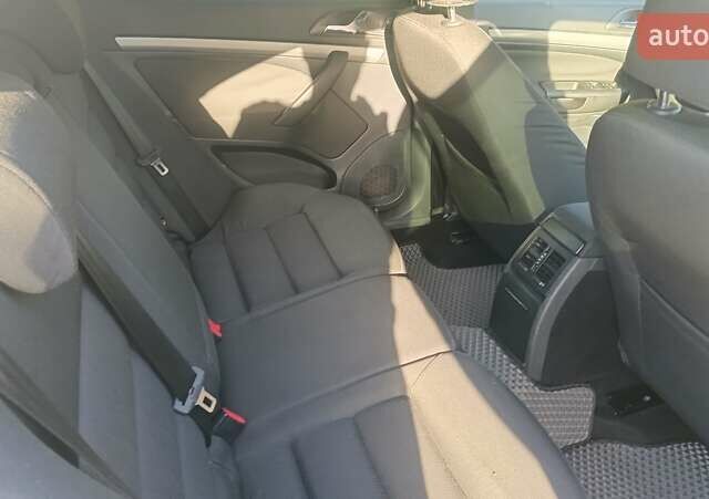 Сірий Шкода Октавія, об'ємом двигуна 1.6 л та пробігом 255 тис. км за 5600 $, фото 2 на Automoto.ua