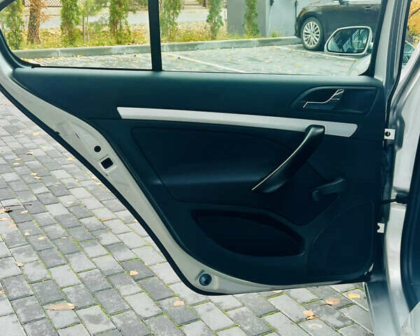 Шкода Октавия 2005 в Полтаве на Automoto.ua Серый Шкода Октавия, объемом двигателя 1.6 л и пробегом 176 тыс. км за 6500 $, фото 29 на Automoto.ua