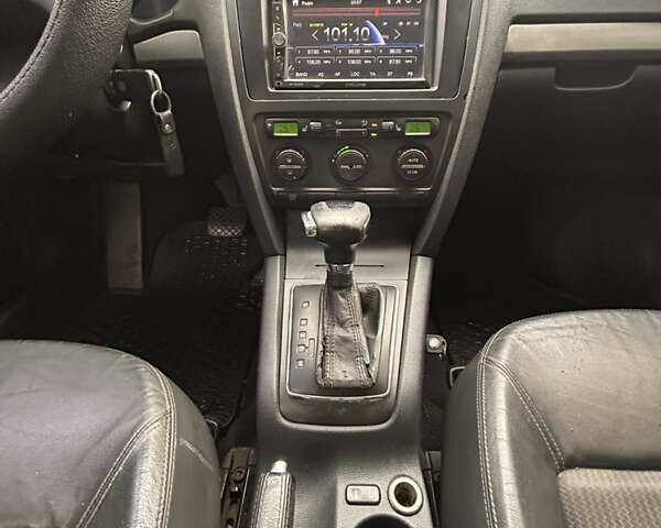 Серый Шкода Октавия, объемом двигателя 1.6 л и пробегом 283 тыс. км за 4700 $, фото 6 на Automoto.ua