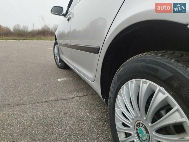 Серый Шкода Октавия, объемом двигателя 1.6 л и пробегом 250 тыс. км за 4600 $, фото 4 на Automoto.ua